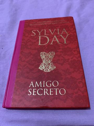 Livro capa dura Amigo Secreto da Sylvia Day
