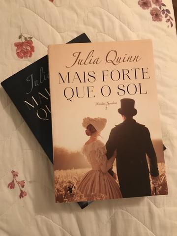 Livros: Mais lindo que a lua; Mais forte que o sol - julia