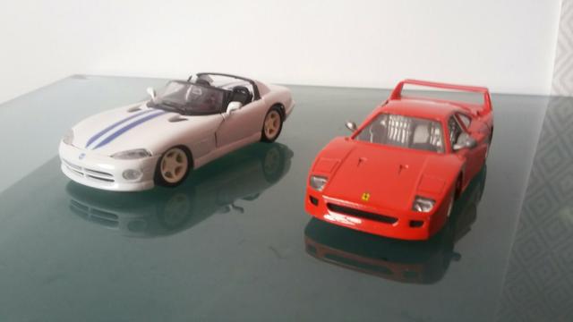 Miniatura 1/24 Ferrari F40 & Dorge Viper RT