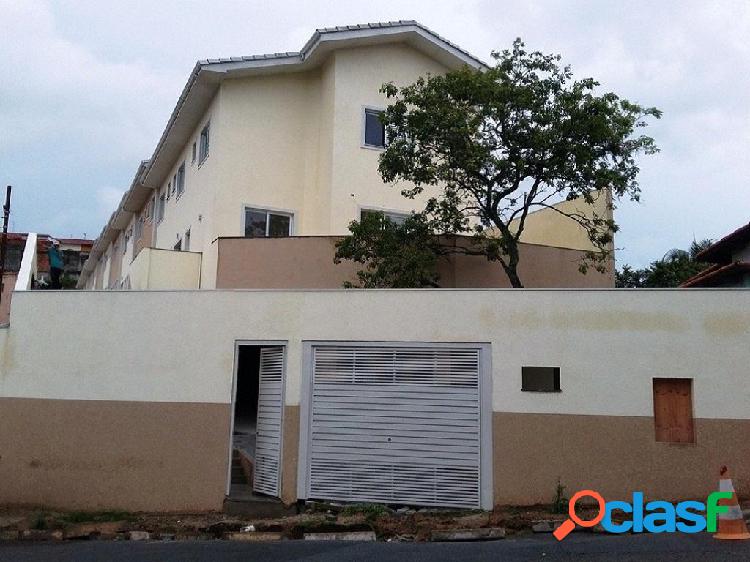 SOBRADO EM CONDOMÍNIO. 2 DORMS, SUITES E 1 VAGA