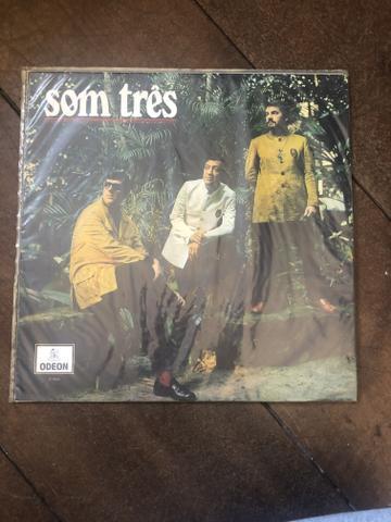 Vinil ?Um é pouco, Dois é bom, Esse som três é demais?