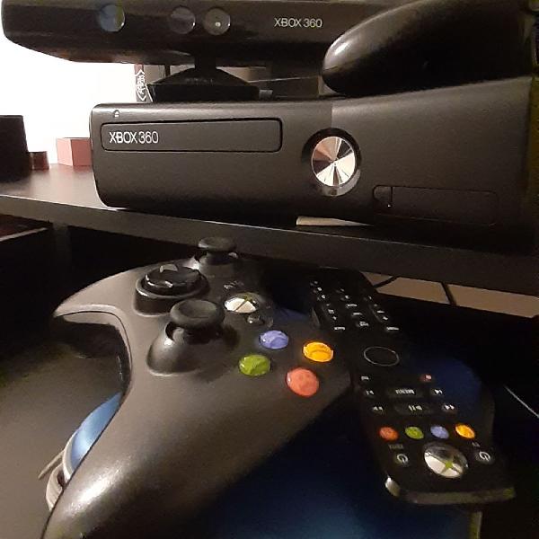 Xbox 360 Slim c Kinect- 2 controles + Pen drive e jogos