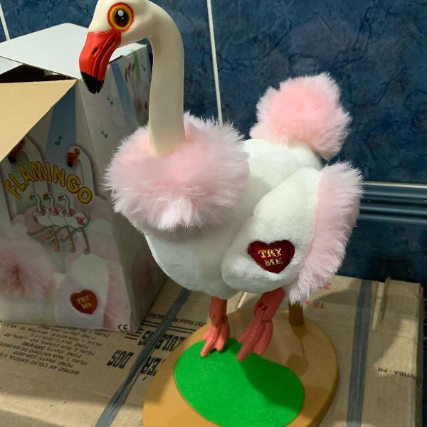 brinquedo flamingo dançante