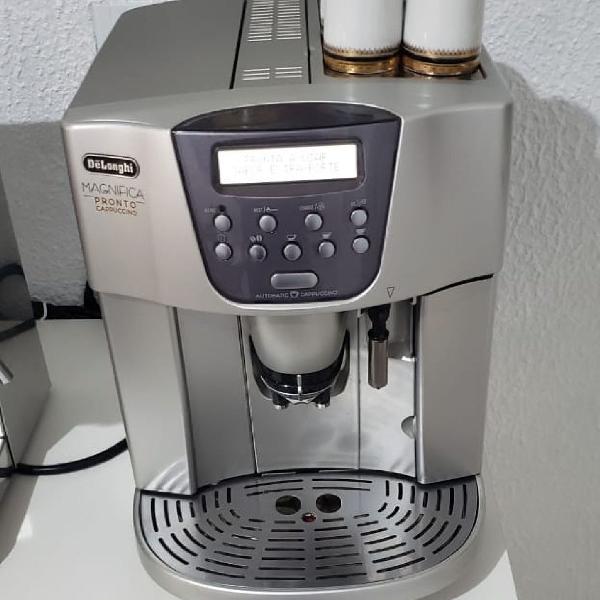 cafeteira elétrica DELONGHI Magnífica expresso capuccino