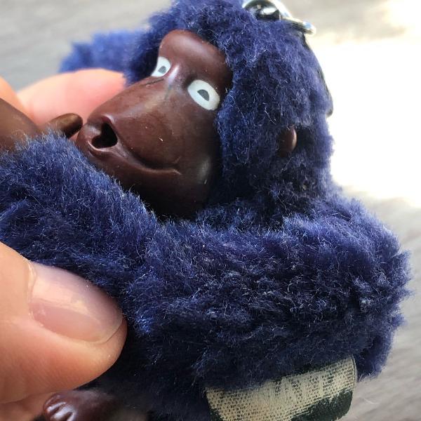 chaveiro kipling original, macaco grande, azul marinho