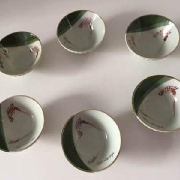 conjunto de minitigelas de porcelana japonesa