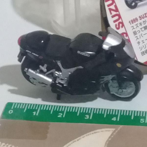 miniatura moto suzuki hayabuza gsx1300r - 1999 preto e