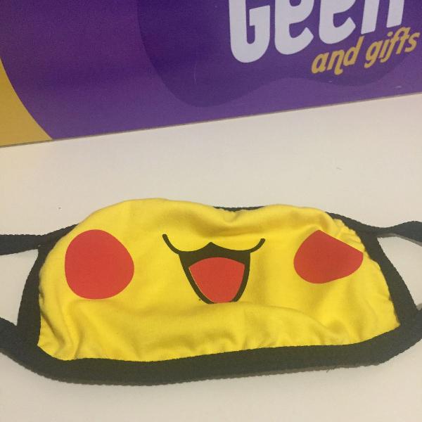 máscara camada dupla pikachu
