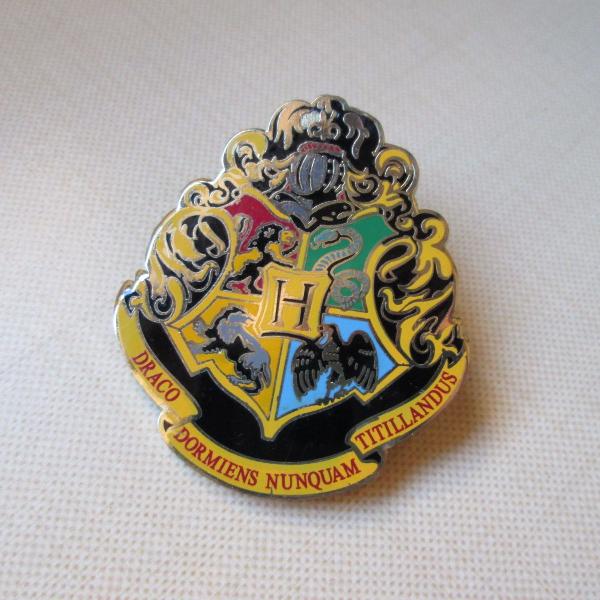 pin harry potter hogwarts original universal studios