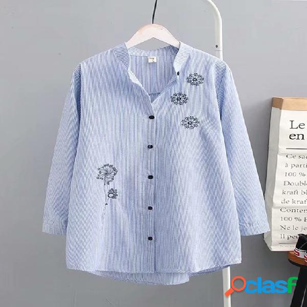 Camisa de botão listrado bordado solto para mulheres