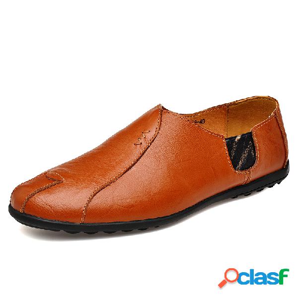Homens deslizamento em sapatos de condução casuais de