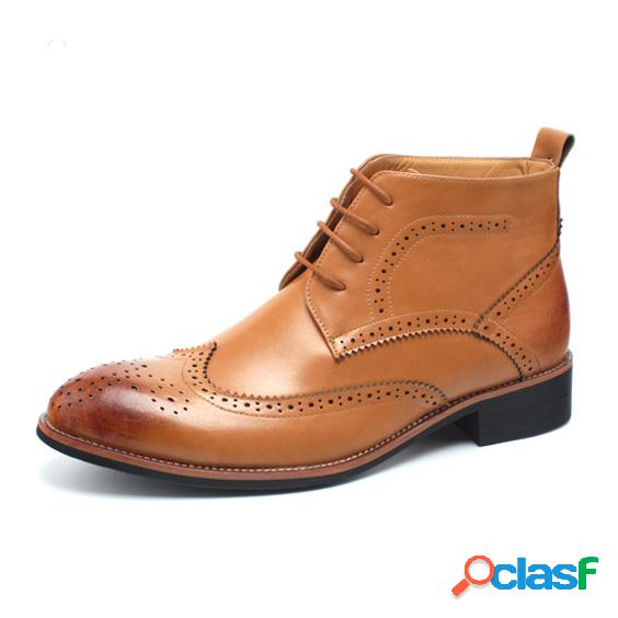 Homens à moda Brogue Esculpida Toe pontiagudo Lace Up