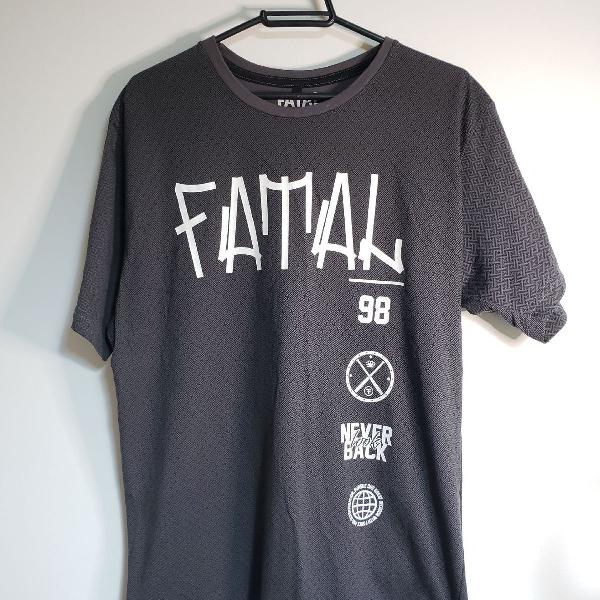 Camiseta cinza fatal
