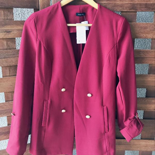 blazer em poliéster com elastano com detalhes n manga e