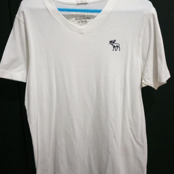 camiseta Abercrombie e Fitch