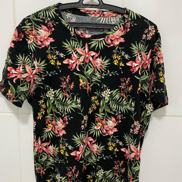 camiseta floral - p