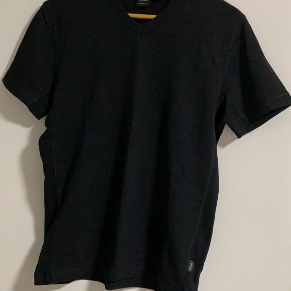 camiseta hugo boss preta