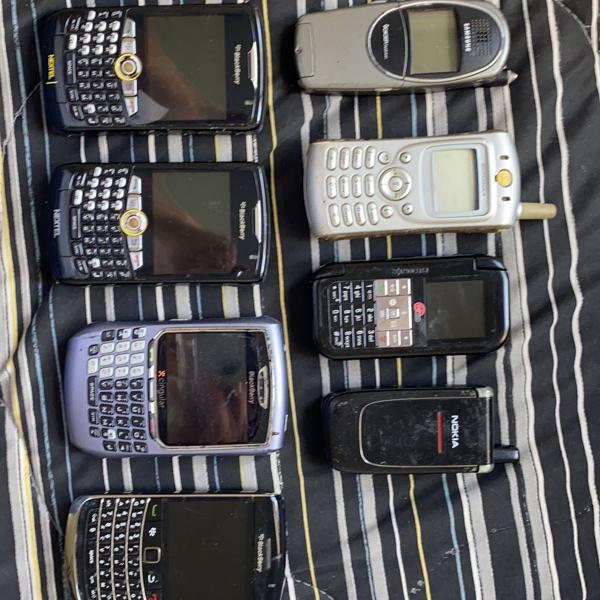 coleção de celulares antigos