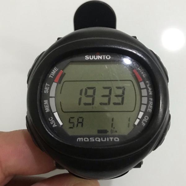 relógio / monitor de mergulho suunto mosquito