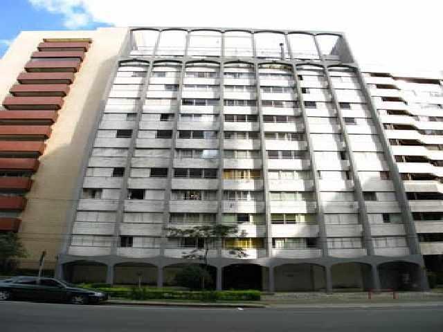 Apartamento para alugar com 3 dormitórios em Batel,