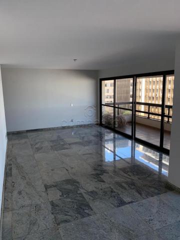 Apartamento para alugar com 3 dormitórios em Centro, Sao