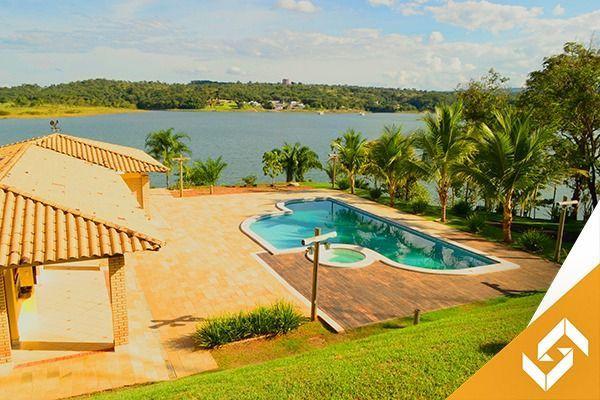 Belíssima casa de campo c/ 5 suítes e rampa de acesso ao