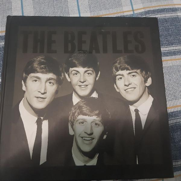 Livro ; "Images of the Beatles" de Tim Hill