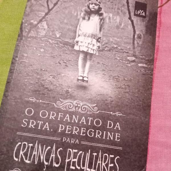 Livro "O orfanato da Srta. Peregrine para crianças