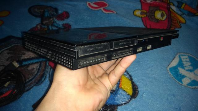 Vendo Playstation 2, 240 R$