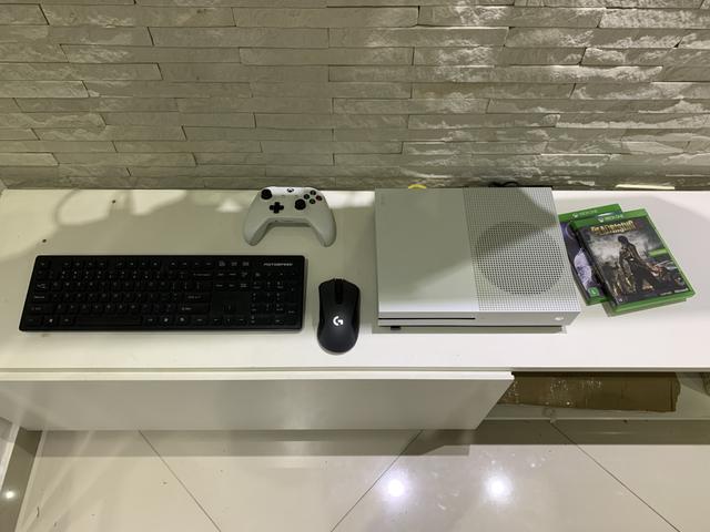 Xbox One S + Mouse e Teclado Gamer