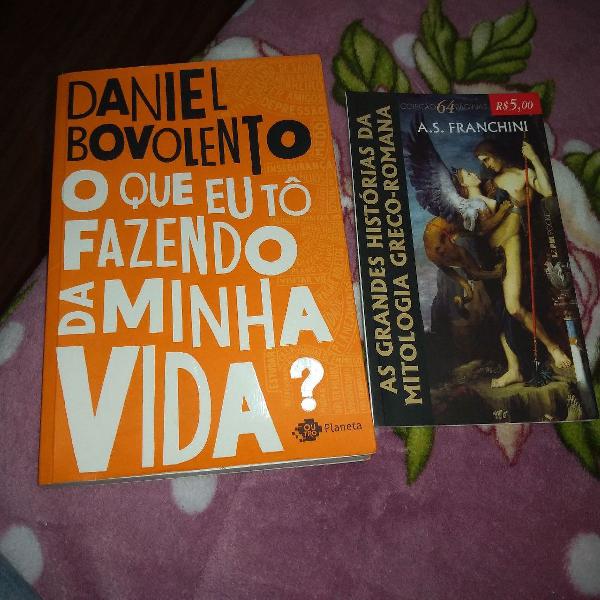 conjunto com dois livros