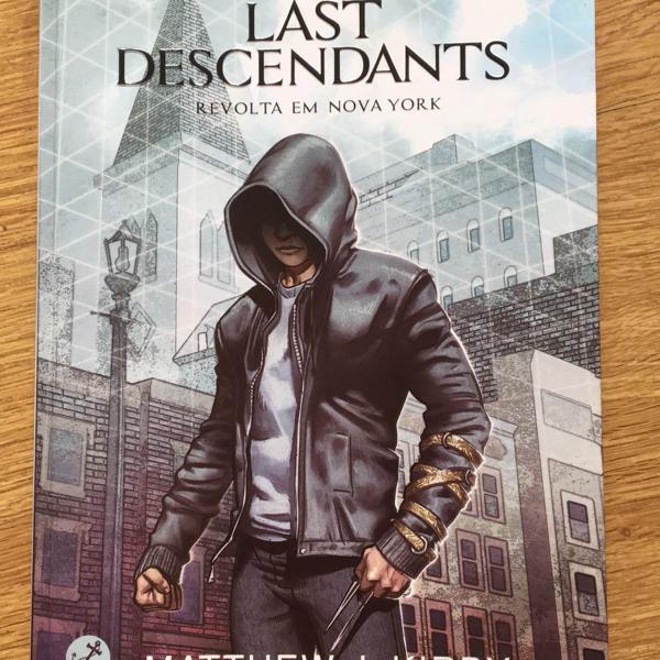 livro assassins creed - last descendants