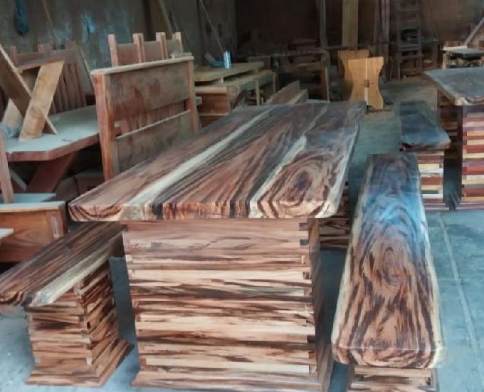 Vendemos mesas e outros móveis de madeira
