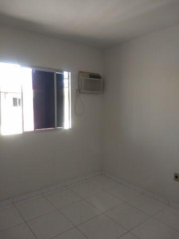 Apartamento em Nova Parnamirim com 2/4 cozinha com armários