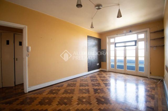 Apartamento para alugar com 3 dormitórios em Centro