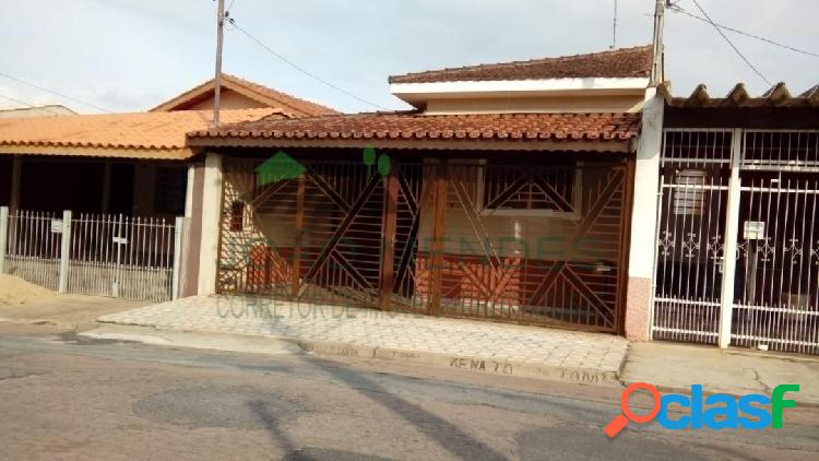 Casa à venda, na Vila Mota, Bragança Paulista/SP.