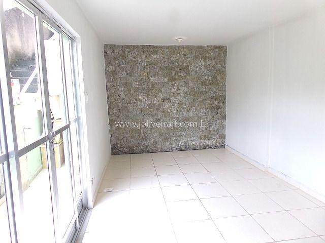 REF.: 6214 Casa estilo apartamento com 2 quartos - bairro