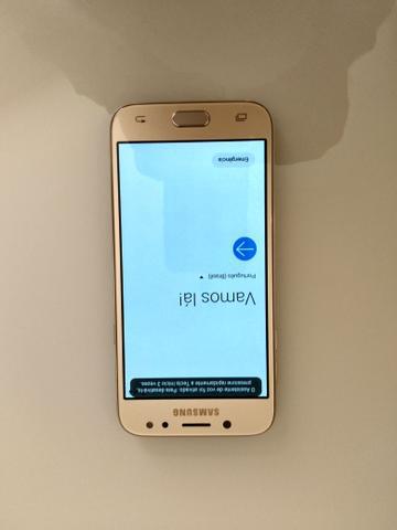 Smartphone Samsung J5 Pro, dourado