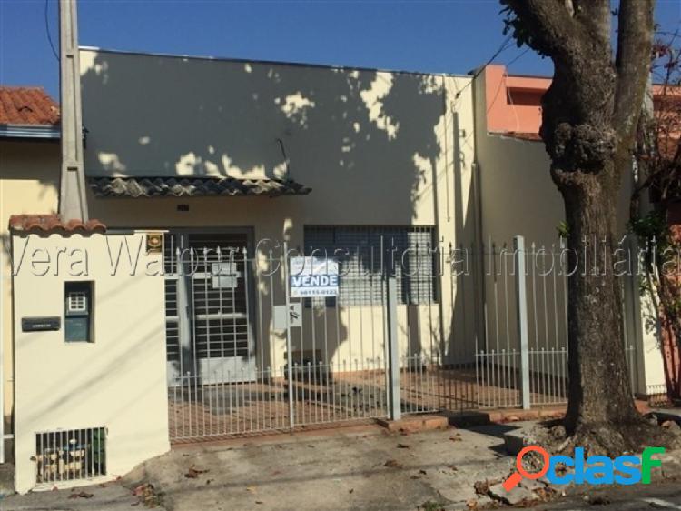 Casa com excelente potencial comercial Vila Leão