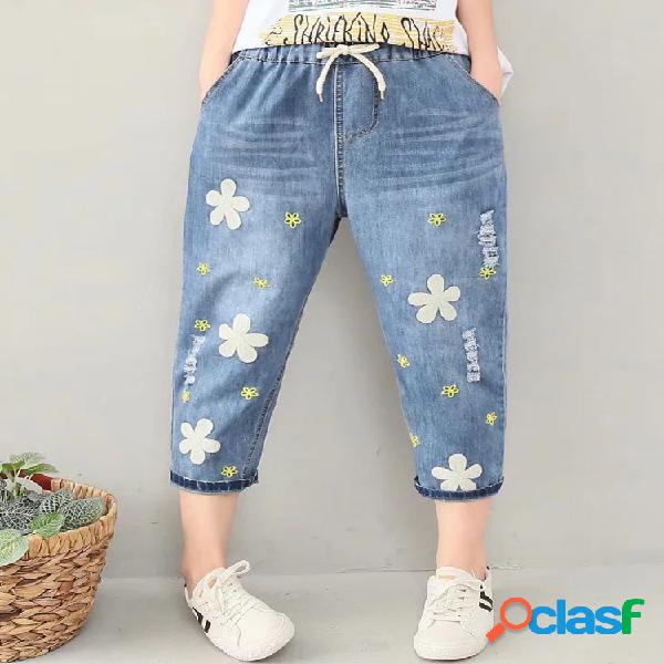 Cintura de cordão rasgado bordado floral Jeans para