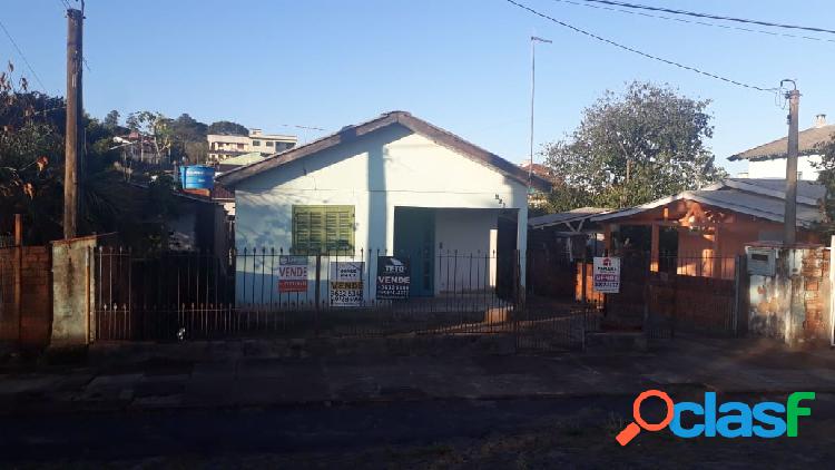 Duas casas no mesmo terreno na Rui Barbosa