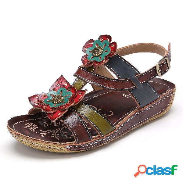 SOCOFY Retro couro fivela cinta floral em relevo sandálias