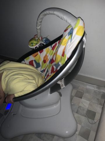 Cadeira de balanço 4moms mamaroo,com conexão com