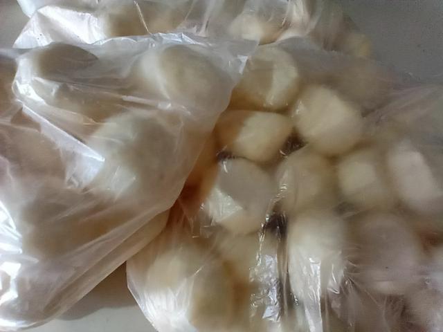 Pão de queijo congelados,bolos simples e com cobertura