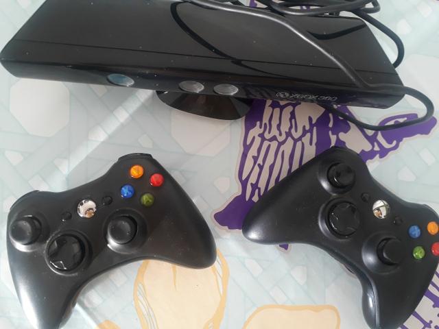 2 controles Xbox 360 mais Kinect tudo ok