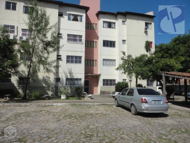 Apartamento residencial à venda, Messejana, Fortaleza.