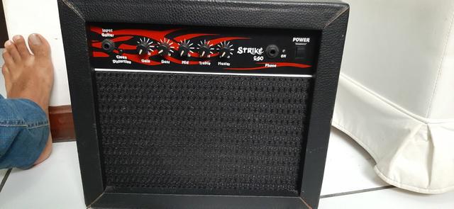 Amplificador Borne strike G60 para guitarra