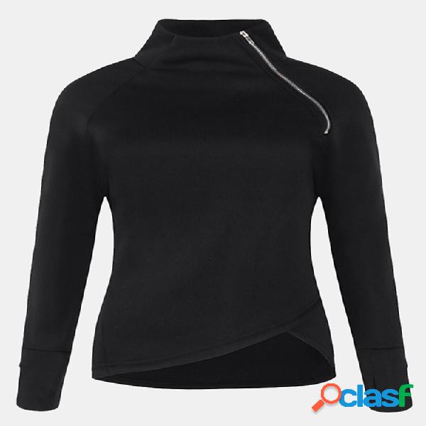 Blusa de manga comprida de gola alta com bainha irregular