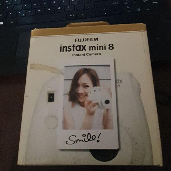 CAMERA INSTAX NA CAIXA