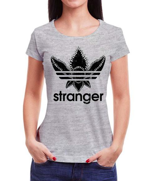 Camiseta Stranger Things Stranger